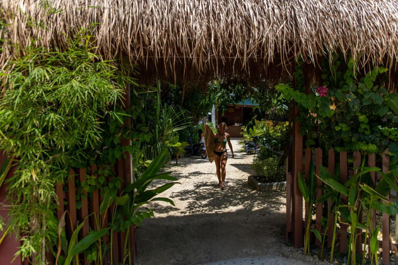 Coracasa Bed And Breakfast General Luna  Exterior photo